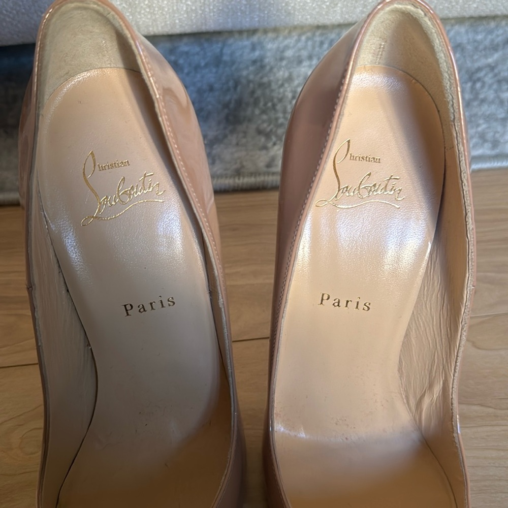 Louboutin So Kate Heels - Picture 11 of 11